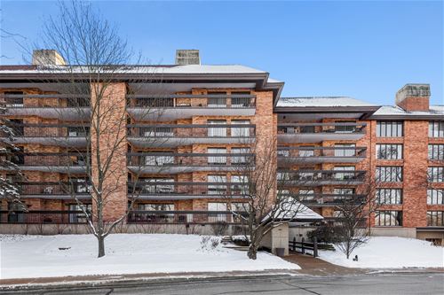 3851 Mission Hills Unit 512, Northbrook, IL 60062