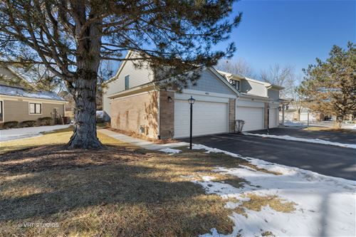 1422 James, Libertyville, IL 60048