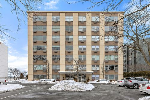 1440 Sheridan Unit 601, Wilmette, IL 60091