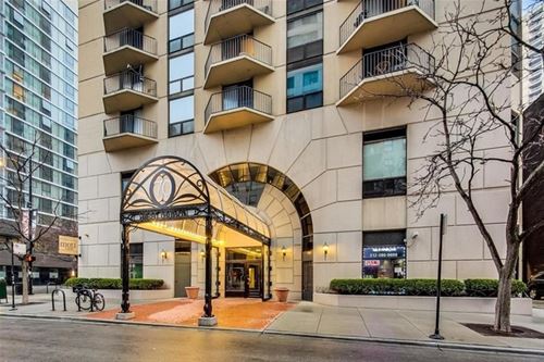 70 W Huron Unit 1502, Chicago, IL 60654