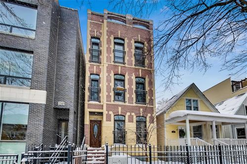 2245 W Roscoe Unit 3, Chicago, IL 60618