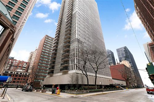 200 E Delaware Unit 13D, Chicago, IL 60611