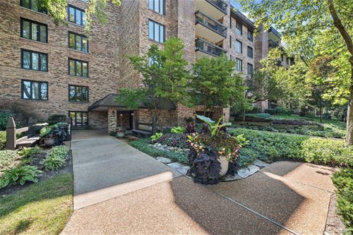 3741 Mission Hills Unit 301, Northbrook, IL 60062