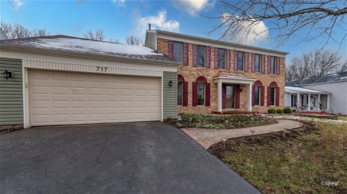 717 Hickory, Carol Stream, IL 60188