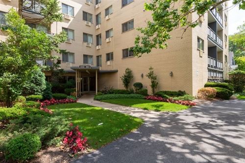 1040 Erie Unit 402, Oak Park, IL 60302