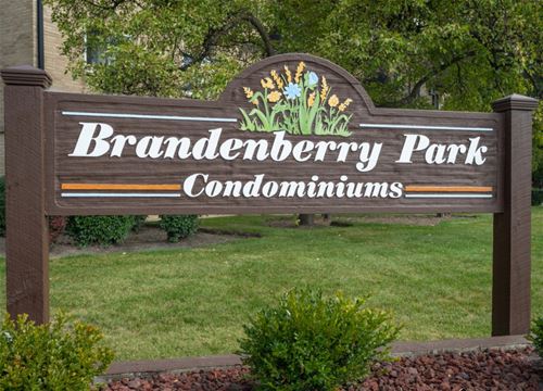 2420 E Brandenberry Unit 2L, Arlington Heights, IL 60004