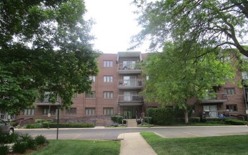 400 E Dundee Unit 205, Buffalo Grove, IL 60089