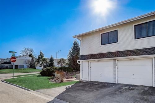 202 N Waterford Unit D, Schaumburg, IL 60194