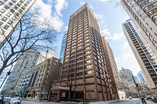 247 E Chestnut Unit 404, Chicago, IL 60611