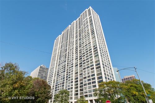 2800 N Lake Shore Unit 304, Chicago, IL 60657