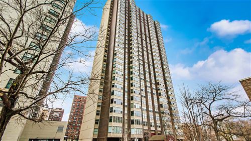 525 W Hawthorne Unit 805, Chicago, IL 60657