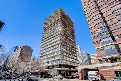 320 W Oakdale Unit 702, Chicago, IL 60657