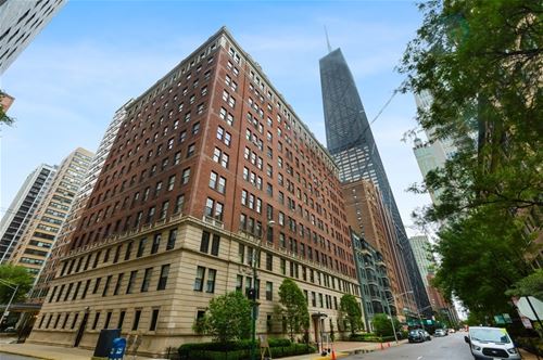 227 E Delaware Unit 5D, Chicago, IL 60611