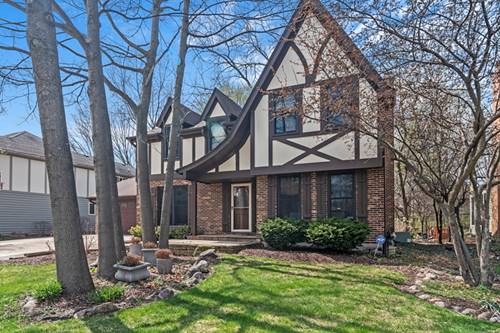 829 Lyndhurst, Naperville, IL 60563