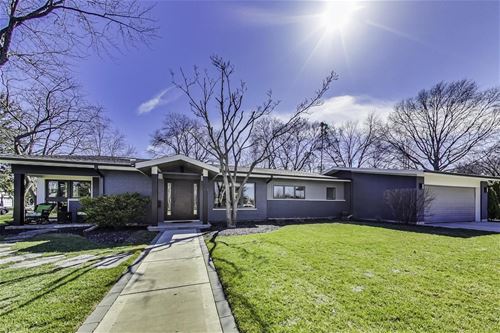 2305 Swainwood, Glenview, IL 60025