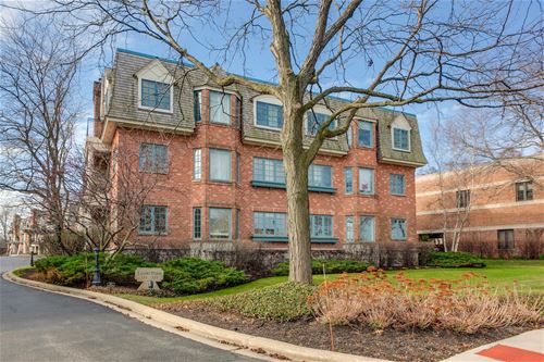 151 E Laurel Unit 301, Lake Forest, IL 60045