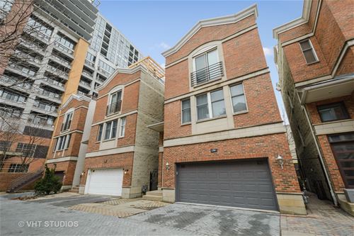 7 B W 15th, Chicago, IL 60605