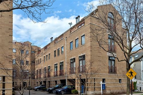 1350 W Byron Unit 7, Chicago, IL 60613