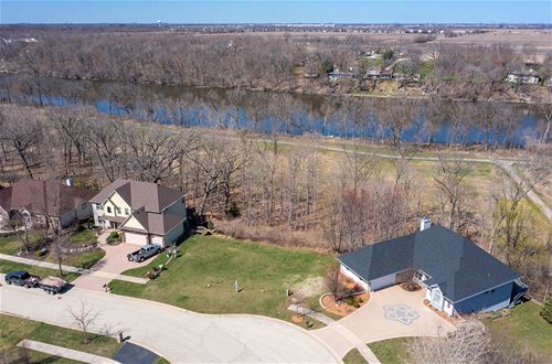 207 Windham, Yorkville, IL 60560