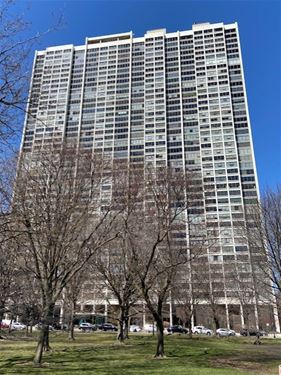 2800 N Lake Shore Unit 2103, Chicago, IL 60657