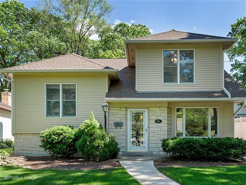 851 Ellynwood, Glen Ellyn, IL 60137