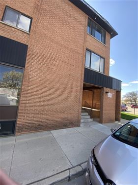 5686 N Elston Unit 1B, Chicago, IL 60646