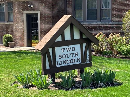 2 S Lincoln Unit 1A, Park Ridge, IL 60068