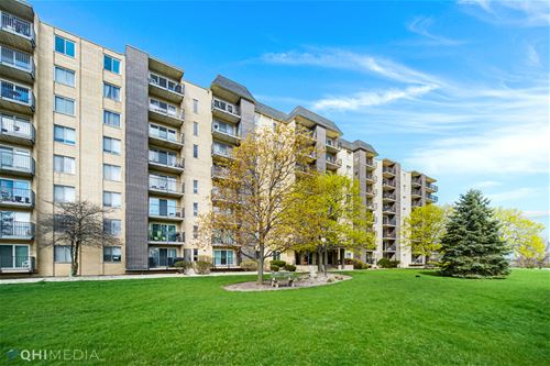 5400 Walnut Unit 707, Downers Grove, IL 60515