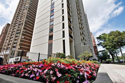 3200 N Lake Shore Unit 303, Chicago, IL 60657