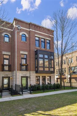 1724 W Surf Unit 34, Chicago, IL 60657