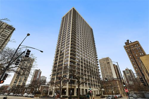 88 W Schiller Unit 1502, Chicago, IL 60610