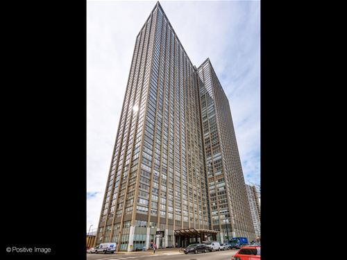 655 W Irving Park Unit 2404, Chicago, IL 60613