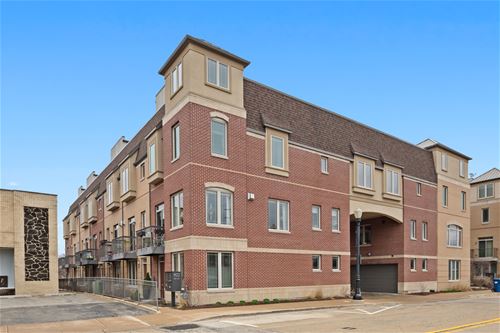 922 Warren Unit 402, Downers Grove, IL 60515