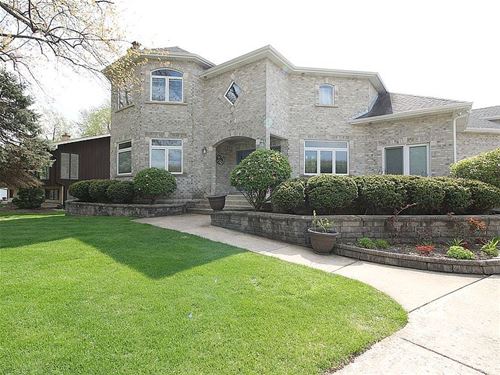 607 Clover, Naperville, IL 60540