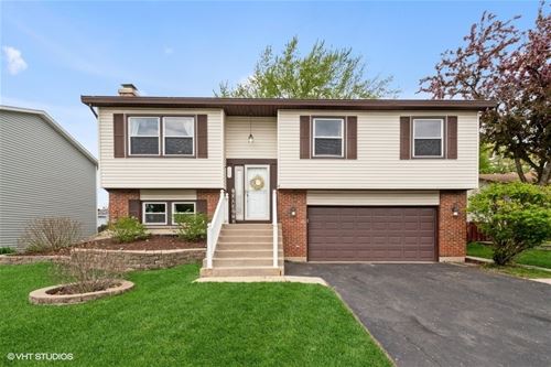 167 Greenway, Carol Stream, IL 60188