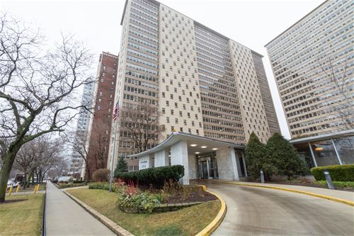 3950 N Lake Shore Unit 2126E, Chicago, IL 60613