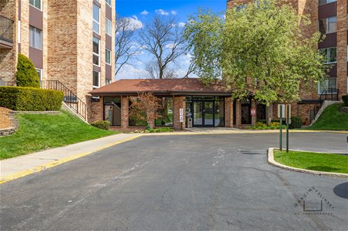 502 W Huntington Commons Unit 235, Mount Prospect, IL 60056