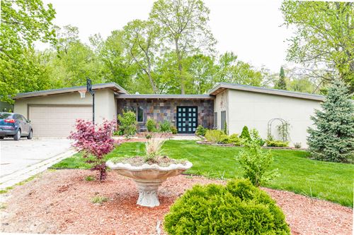 210 Park, Roselle, IL 60172