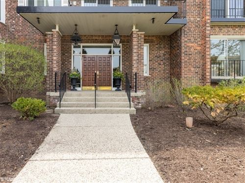 1230 N Western Unit 106, Lake Forest, IL 60045