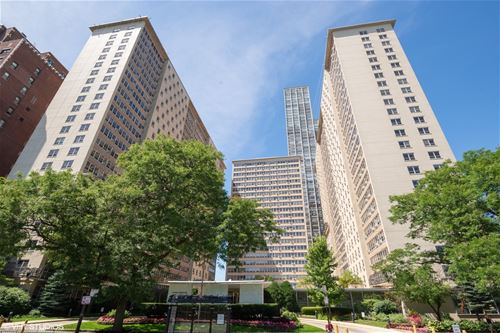 3950 N Lake Shore Unit 526, Chicago, IL 60613