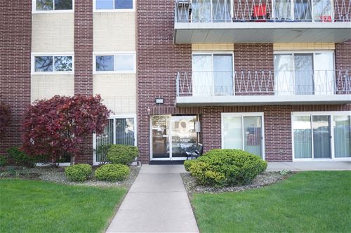 2900 Maple Unit 12A, Downers Grove, IL 60515