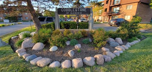 700 Cobblestone Unit E, Glenview, IL 60025