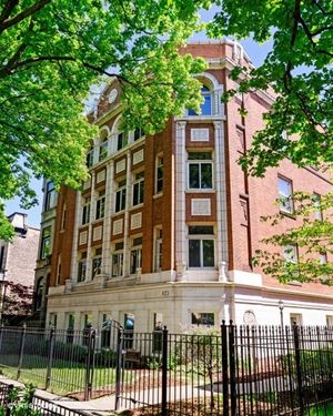 823 W Oakdale Unit 3B, Chicago, IL 60657