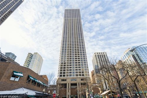 1030 N State Unit 6C, Chicago, IL 60610