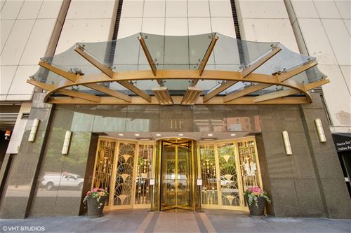 111 E Chestnut Unit 24C, Chicago, IL 60611