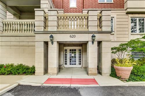 620 Homewood Unit 402, Highland Park, IL 60035