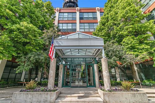 1800 W Roscoe Unit 510, Chicago, IL 60657