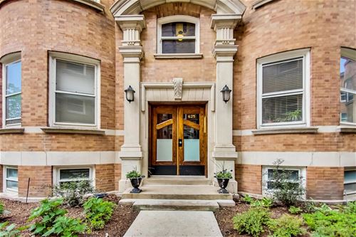 625 W Barry Unit 2B, Chicago, IL 60657