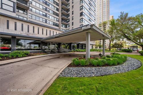 3440 N Lake Shore Unit 8B, Chicago, IL 60657