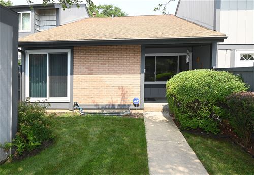 525 N Woodfield, Roselle, IL 60172